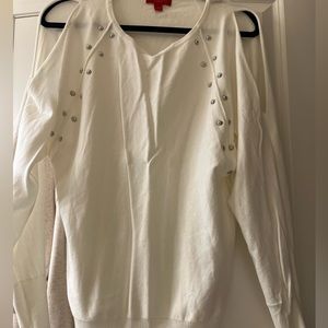 Off white sweater in GUC